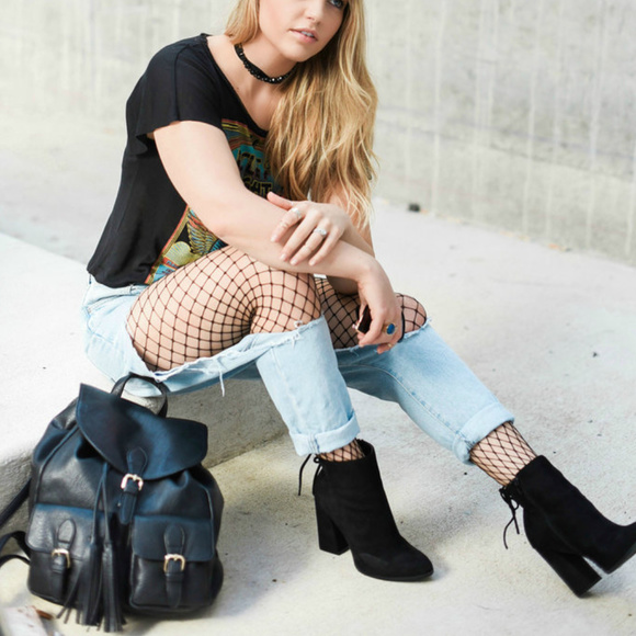 NWT HUE Fishnet Tights - Picture 3 of 7